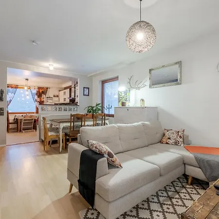 Lägenhet 2 Bedroom By The River, Close To *