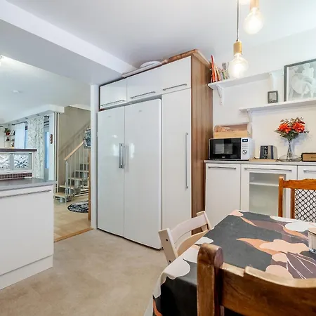 2 Bedroom By The River, Close To Rovaniemi