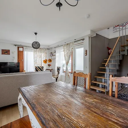 2 Bedroom By The River, Close To Rovaniemi