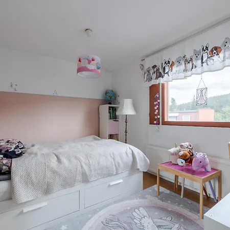 Appartement 2 Bedroom By The River, Close To