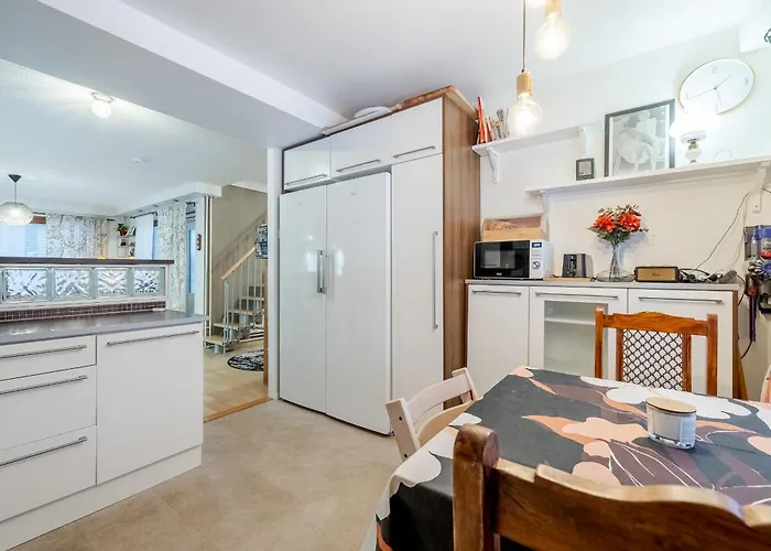 2 Bedroom By The River, Close To 로바니에미